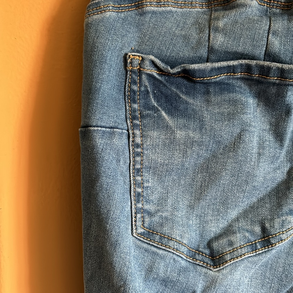 Plus Size Ripped Jeans 2 - Picture 11 of 12